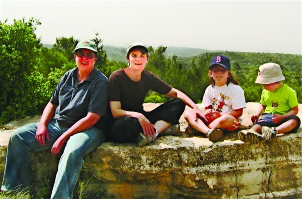 Rabbi Gail Diamond and family. /Rabbi Gail Diamond